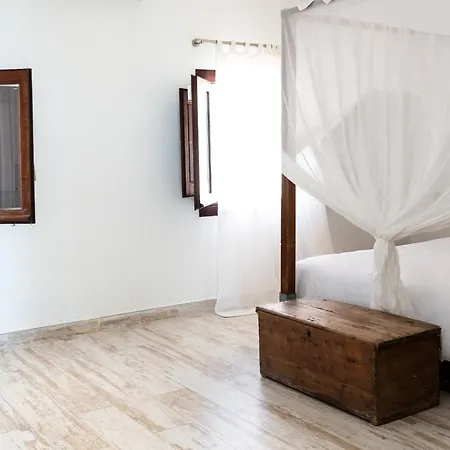 Calyssa Luxury Near Center