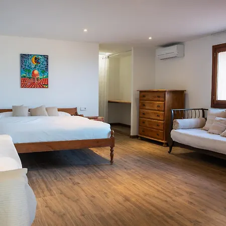 Calyssa Luxury Near Center וילה איביזה העיר