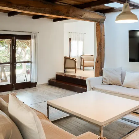 Calyssa Luxury Near Center